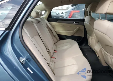 2016 Hyundai Sonata Hybrid z USA, uszkodzony, nr VIN KMHE24L18GA023473